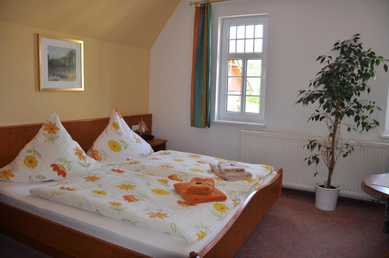 Gaststaette & Pension Waldschloesschen Oberhof  Exterior foto