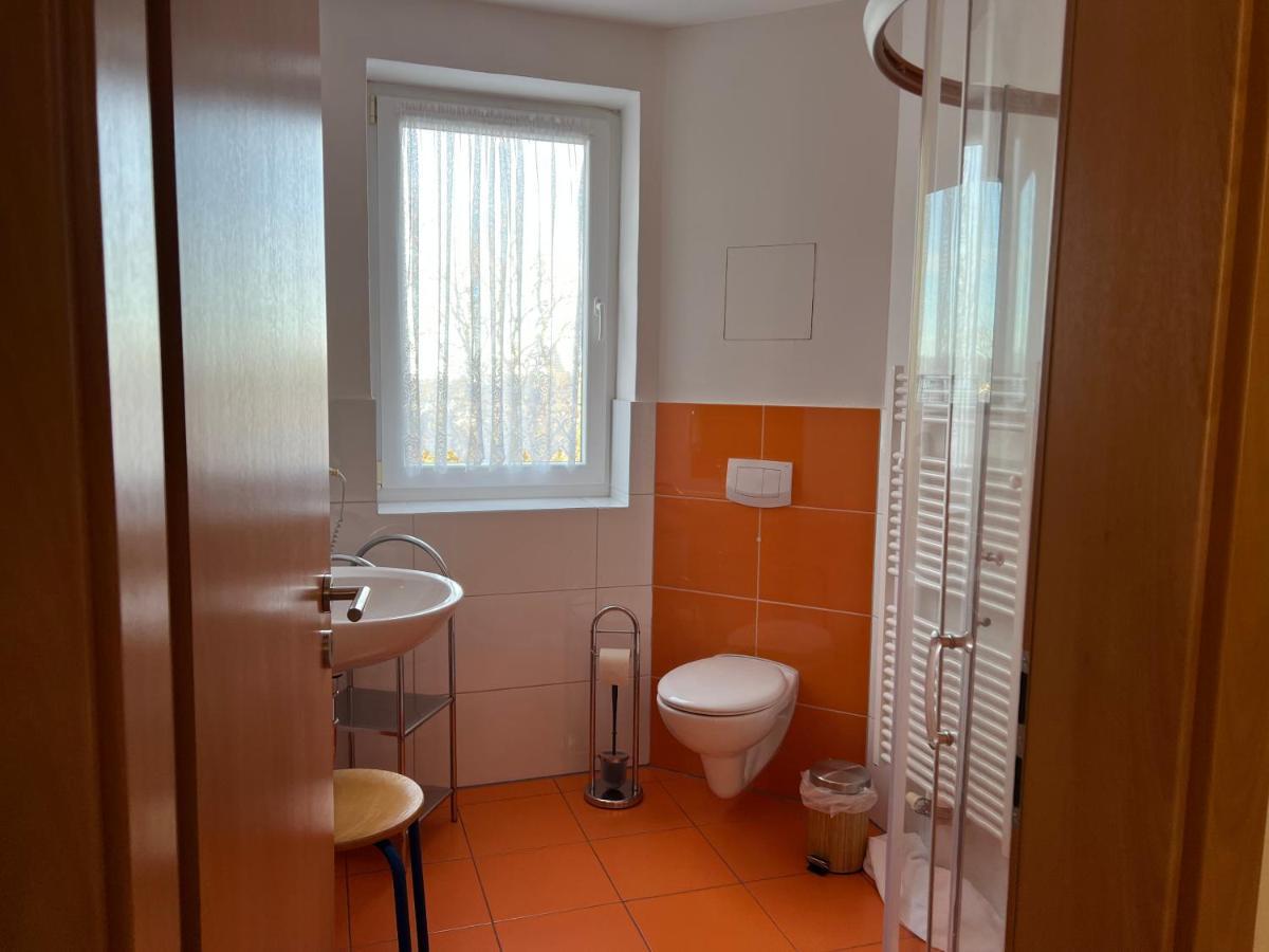 Gaststaette & Pension Waldschloesschen Oberhof  Exterior foto