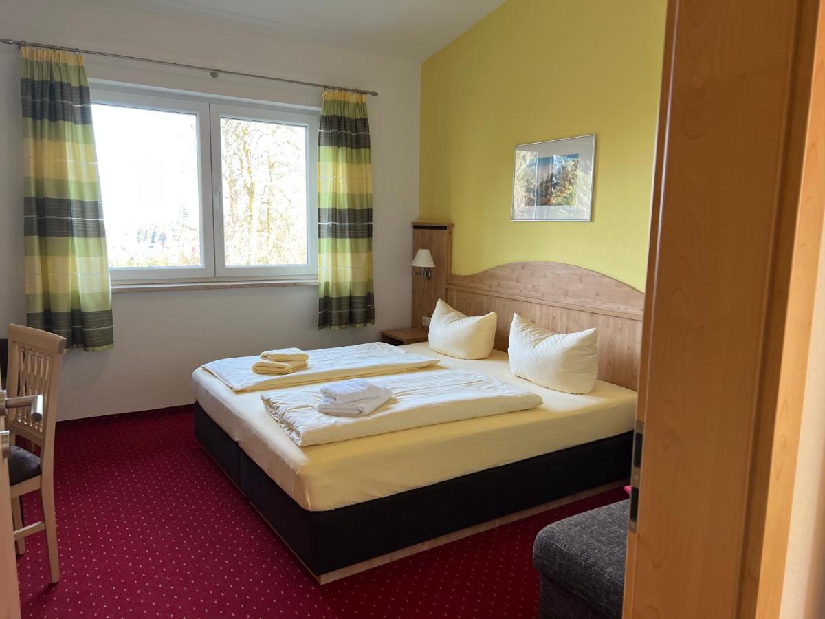 Gaststaette & Pension Waldschloesschen Oberhof  Exterior foto