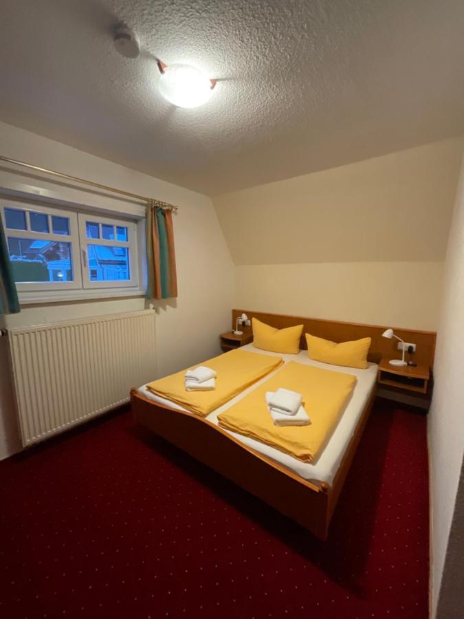 Gaststaette & Pension Waldschloesschen Oberhof  Exterior foto