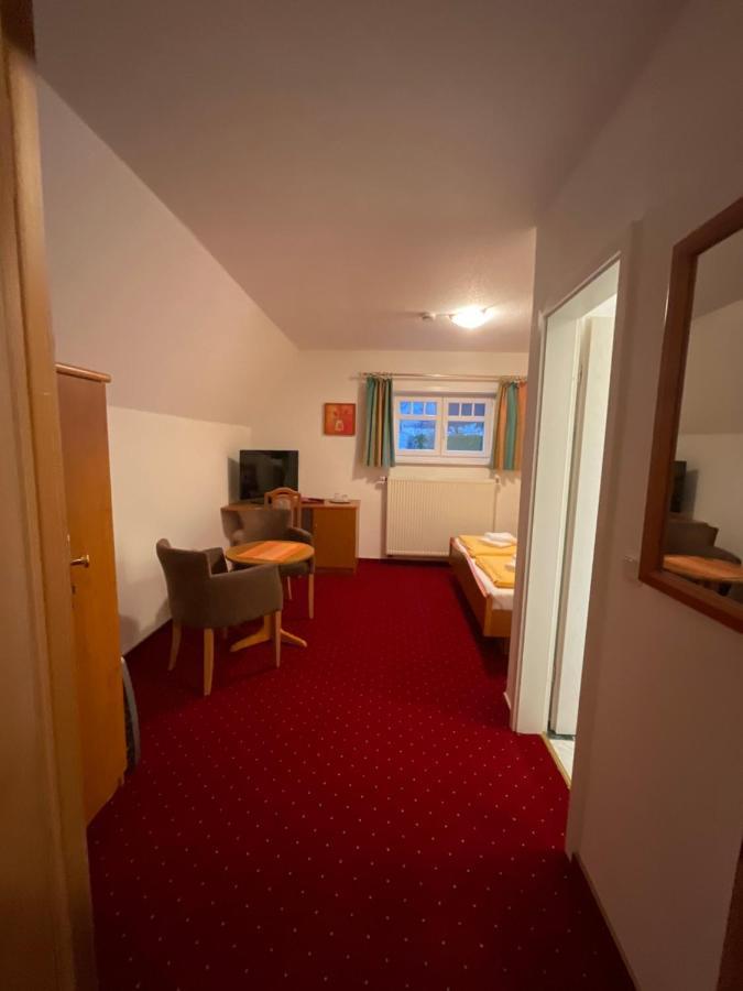Gaststaette & Pension Waldschloesschen Oberhof  Exterior foto
