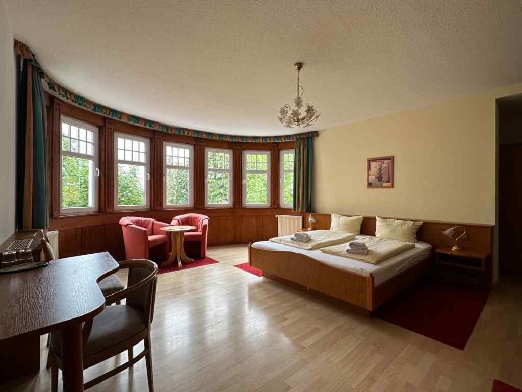 Gaststaette & Pension Waldschloesschen Oberhof  Exterior foto